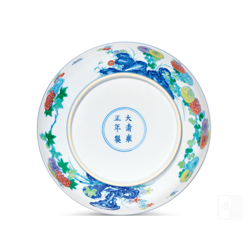 清雍正 斗彩蝶恋花纹盘 - 图2
